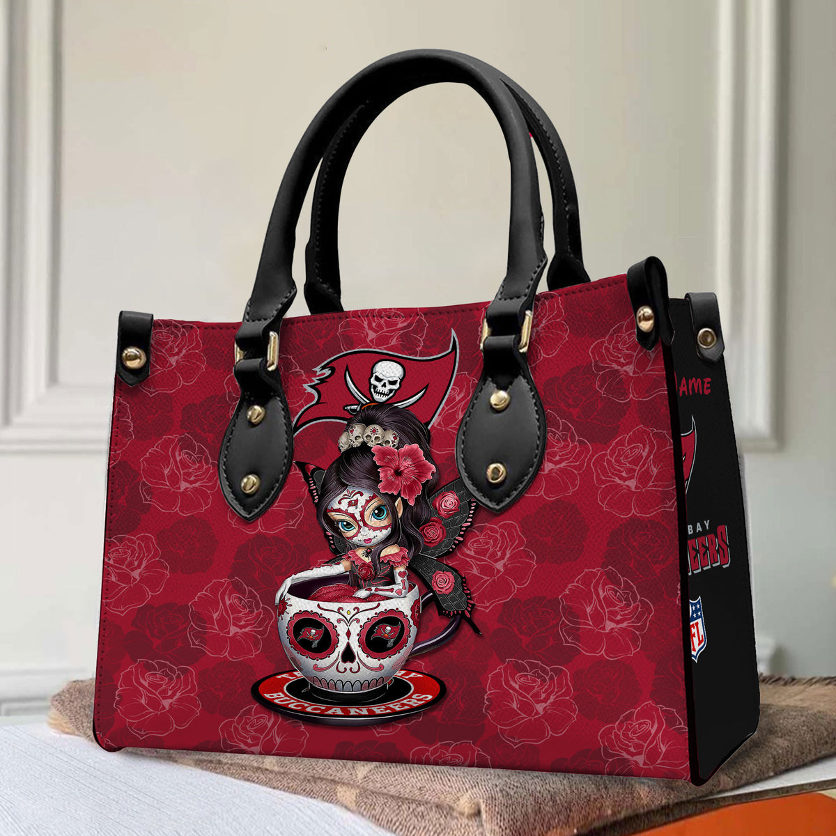 Tampa Bay Buccaneers Personalized Leather Hand Bag BB77